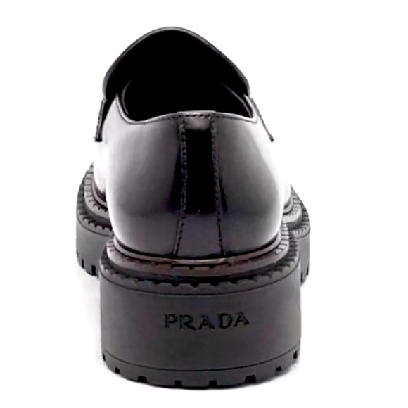 PRADA - Picture 11 of 16